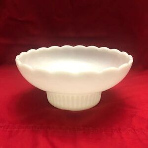 Vintage E.O brody M2000 Cleveland Ohio USA milk glass bowl